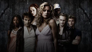 Premierowy odcinek 7. serii wyreżyserował Stephen Moyer