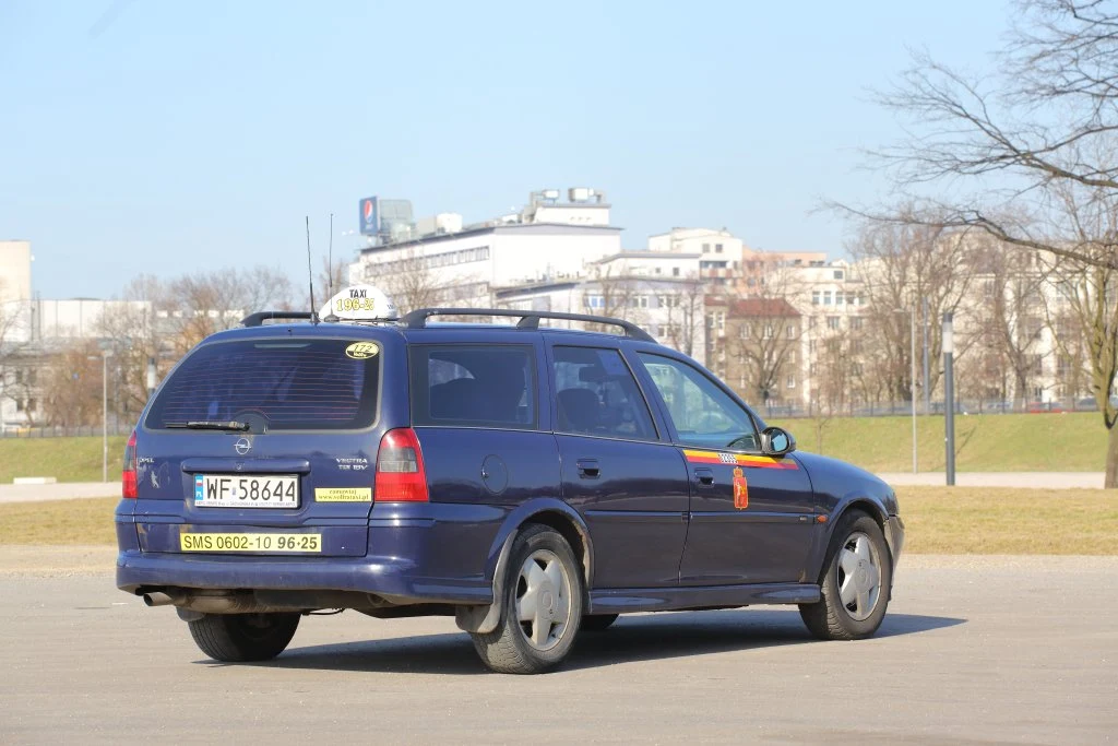 Vectra B była produkowana w latach 1995-2002. Wersja kombi dołączyła do gamy modelowej dopiero w 1999 r.