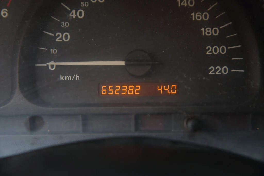 Na liczniku jest 652 tys. km, ale faktyczny przebieg jest o ok. 100 tys. km wy ższy.