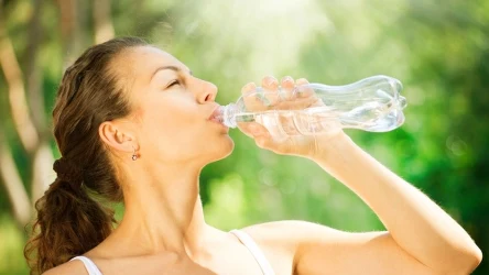 Jakiej wody unikać podczas upałów?