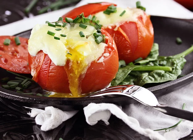 Pomidor i awokado - doskonałe połączenie. 