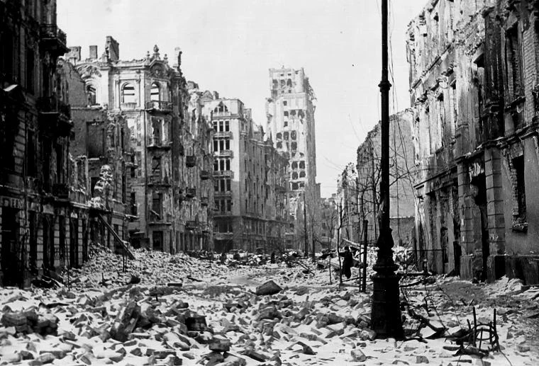 Warszawa po zniszczeniach w powstaniu warszawskim 