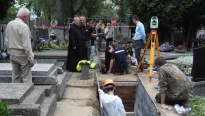 Poszukiwania ofiar zbrodni komunizmu na cmentarzu przy ulicy Walbrzyskiej w Warszawie