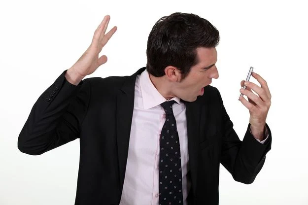 Złośliwe aplikacje Ransomware należą do grupy najbardziej uciążliwych zagrożeń dla użytkownika urządzenia mobilnego. Złośliwe aplikacje Ransomware należą do grupy najbardziej uciążliwych zagrożeń dla użytkownika urządzenia mobilnego.