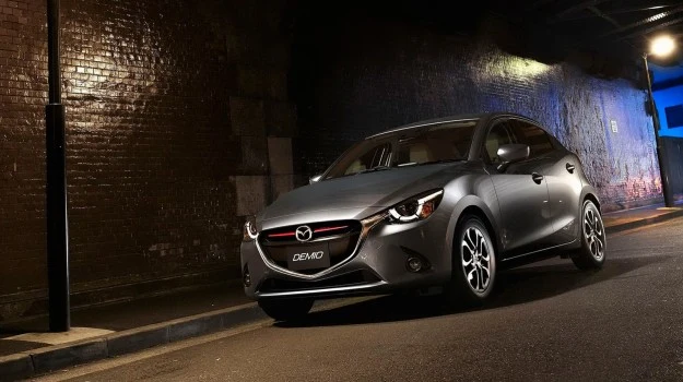 Mazda Demio (2015) Mazda Demio (2015)