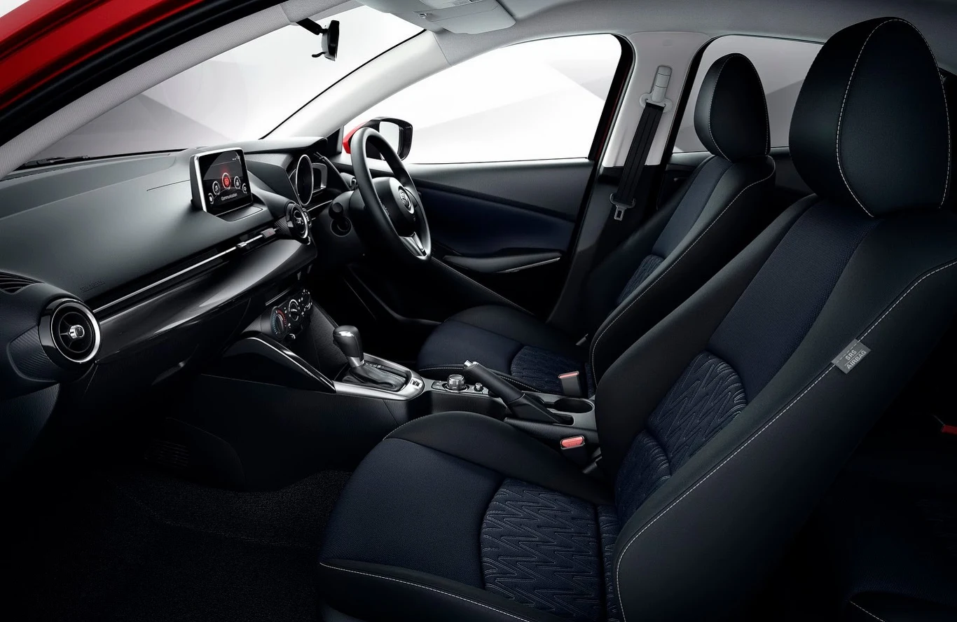 Mazda 2/Demio (2015)