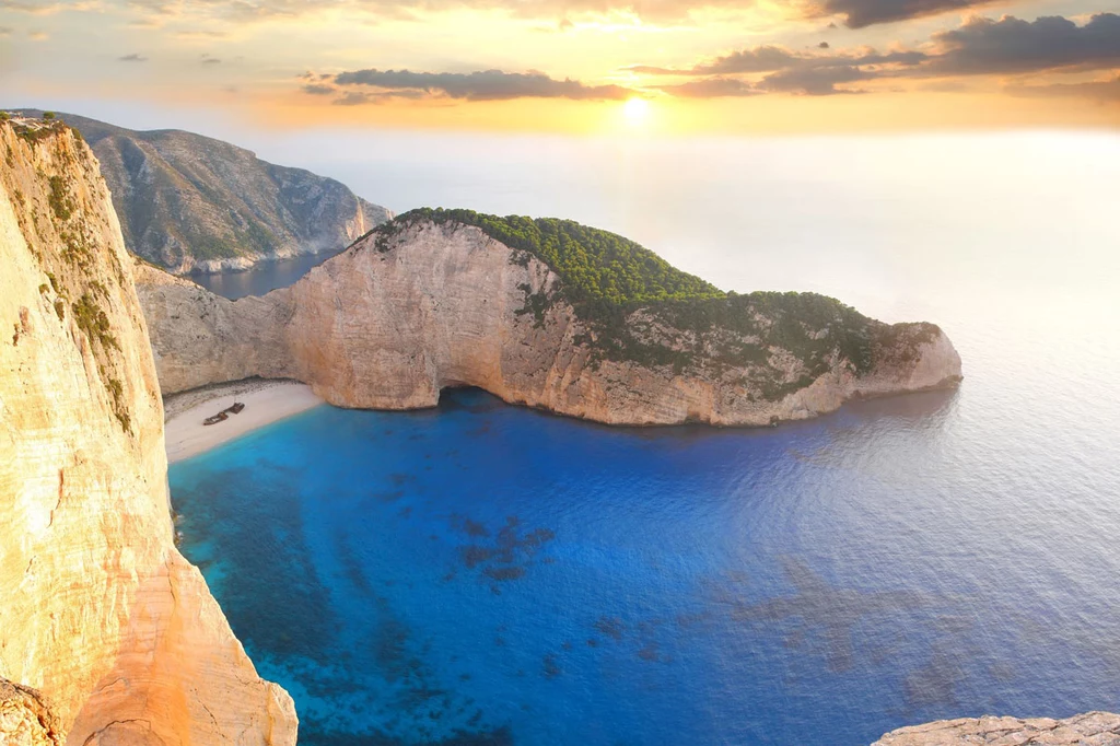 Niesamowita plaża Navagio w Zakynthos