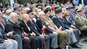 Uroczystosci przy pomniku "Polskiego Państwa Podziemnego i Armii Krajowej" w rocznicę wybuchu Powstania Warszawskiego