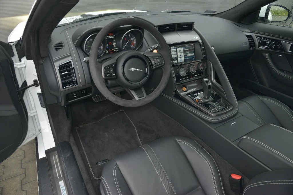 Jaguar F-Type Coupe R