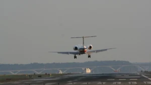 Pasażerowie mają problemy na lotnisku