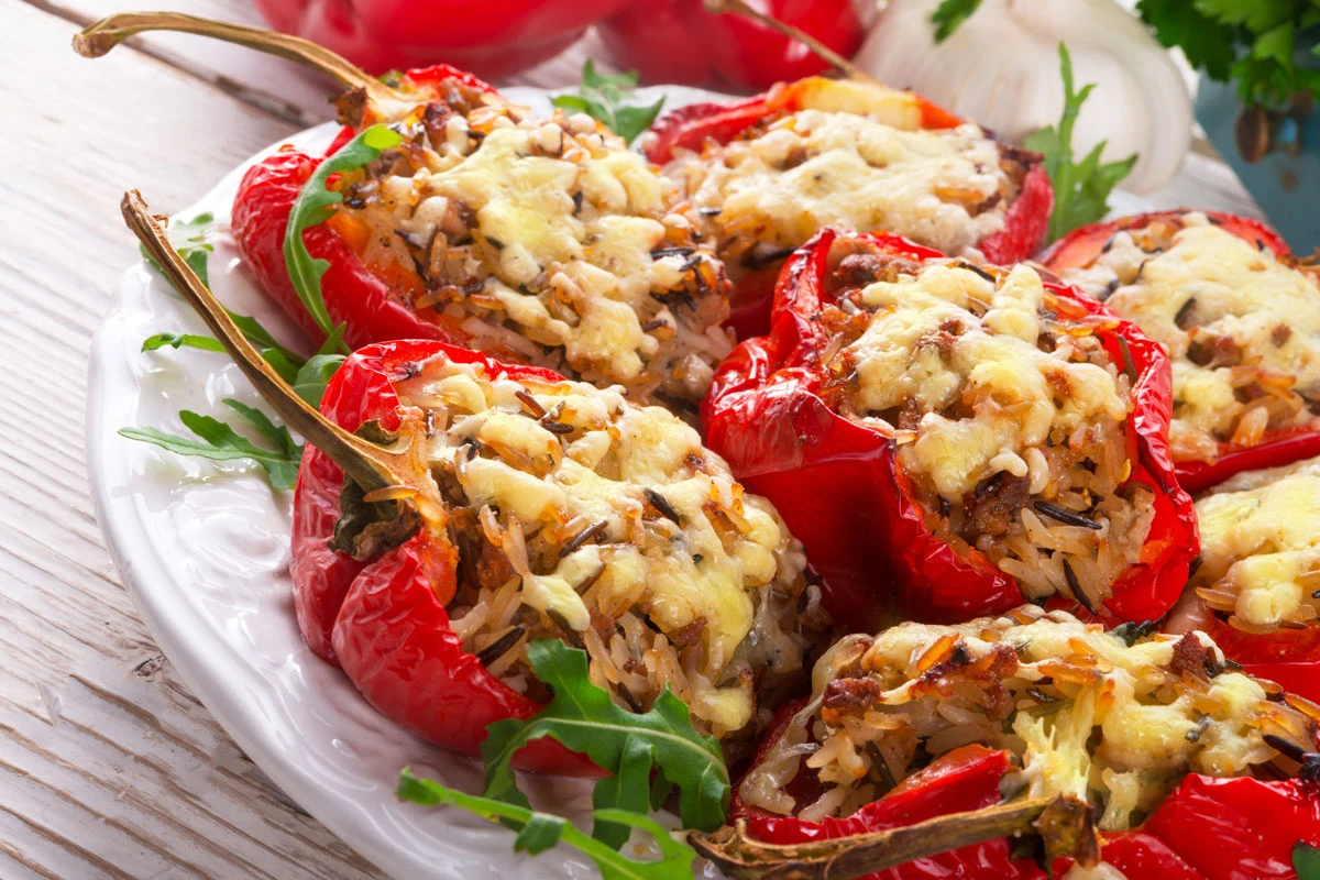 Jak zrobić faszerowaną paprykę? Jak zrobić faszerowaną paprykę?