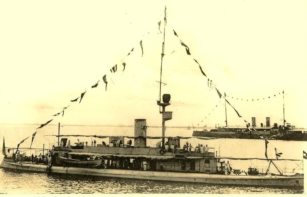 "Lee Sui" jeszcze jako "Vaterland", niemiecka kanonierka rzeczna zwodowana w Elblągu "Lee Sui" jeszcze jako "Vaterland", niemiecka kanonierka rzeczna zwodowana w Elblągu