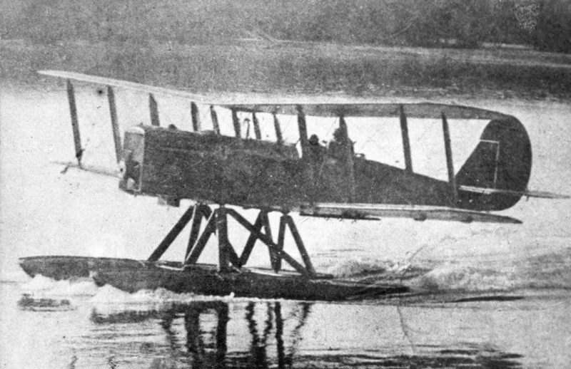 Atak samolotów MR-1 przechylił szalę zwycięstwa na stronę Sowietów. To zdjęcie zostało wykonane z pokładu tendera "Amur" Atak samolotów MR-1 przechylił szalę zwycięstwa na stronę Sowietów. To zdjęcie zostało wykonane z pokładu tendera "Amur"