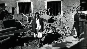 Powstanie Warszawskie, n/z sanitariuszka