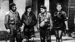 Powstanie warszawskie, powstańcy i łączniczki