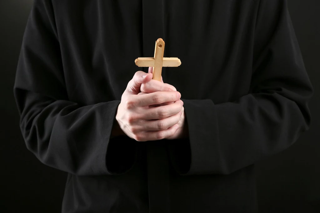 Emerytury duchownych są częściowo opłacane z Funduszu Kościelnego