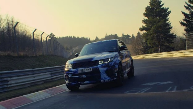 Zamaskowany (jeszcze) Range Rover Sport SVR.