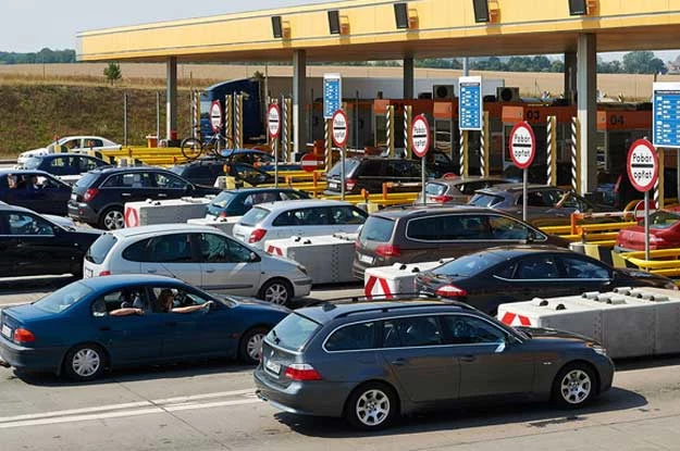 Gigantyczne korki przy zjeździe z autostrady A1 w Rusocinie