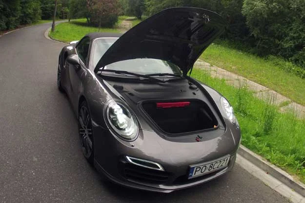 Porsche Turbo S Cabriolet. Bagażnik