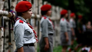 Pamięć powstańców uczcili warszawiacy przybyli na główne uroczystości przy pomniku Gloria Victis na Cmentarzu Wojskowym na Powązkach