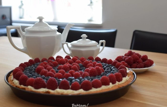 Tarta z mascarpone i owocami 