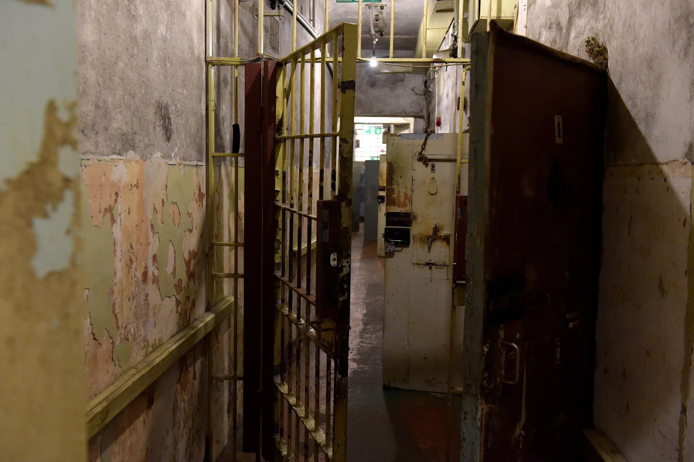 Piwnice "Domu na rogu". To tu KGB przetrzymywało więźniów politycznych Piwnice "Domu na rogu". To tu KGB przetrzymywało więźniów politycznych