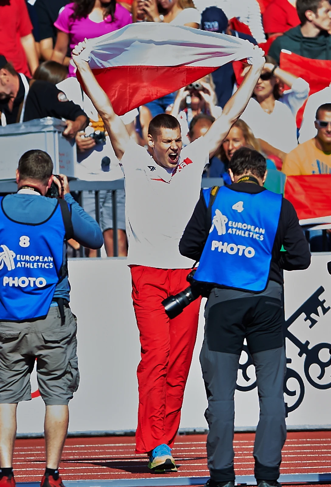 Paweł Fajdek w rzucie młotem, Paweł Wojciechowski w skoku o tyczce i Joanna Jóźwik w biegu na 800 metrów wywalczyli w sobotę medale lekkoatletycznych ME