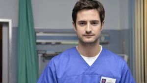 Grzegorz Daukszewicz jako dr Adam Krajewski w "Na dobre i na złe"