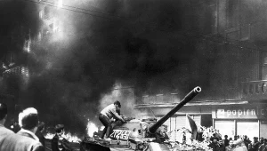 Radziecki czołg na uliach Pragi, 21.08.1968