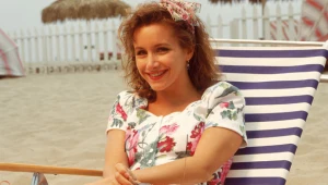 Andrea Zuckerman (Gabreille Carteris) 