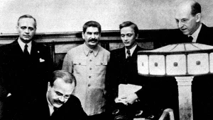 23 sierpnia 1939 r. - podpisanie paktu o nieagresji pomiędzy sowiecką Rosją i III Rzeszą, zwanego paktem Ribbentrop-Mołotow.
