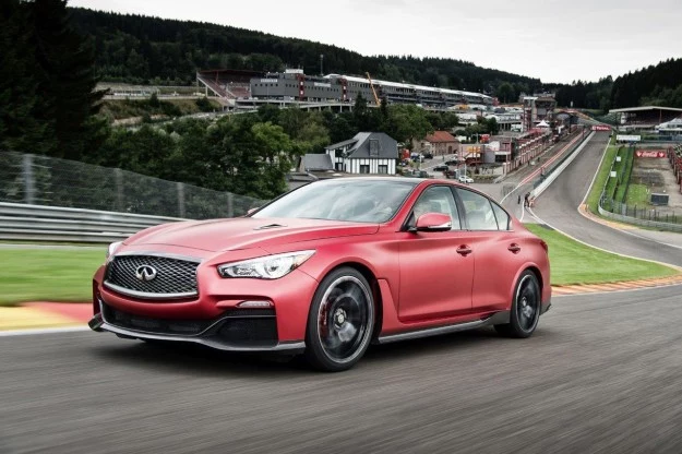 Infiniti Q50 Eau Rouge na Eau Rouge 