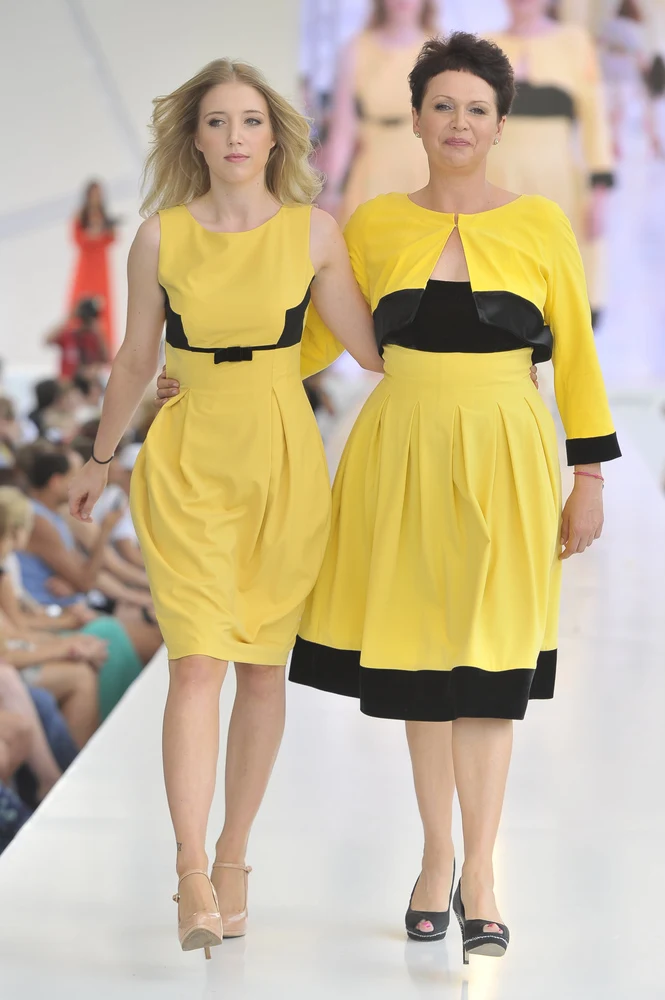 Małgorzata Pieńkowska z córką Inką - Warsaw Fashion Street Małgorzata Pieńkowska z córką Inką - Warsaw Fashion Street