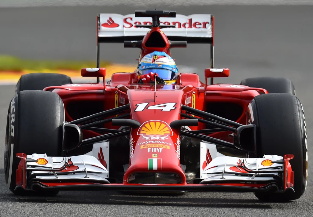 Alonso narzeka na wolne bolidy Ferrari