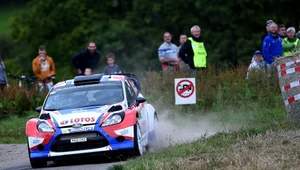 Kubica wygrał już dwa oesy