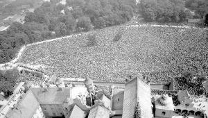 Wierni zgromadzeni na odnowieniu Ślubów Jasnogórskich, Jasna Góra, 26.08.1956
