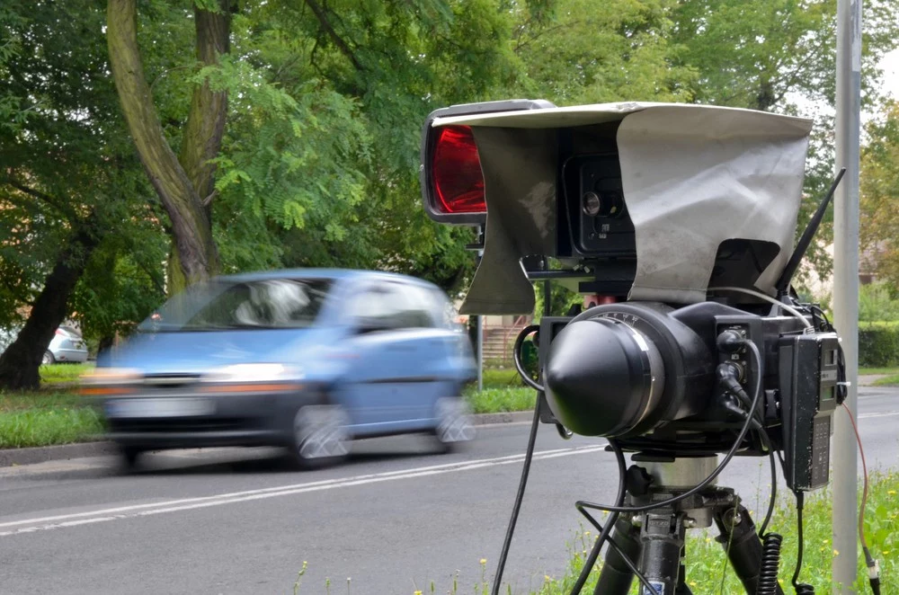 Problemem fotoradarów jest czas. Kara nadchodzi miesiąc i więcej po wykroczeniu