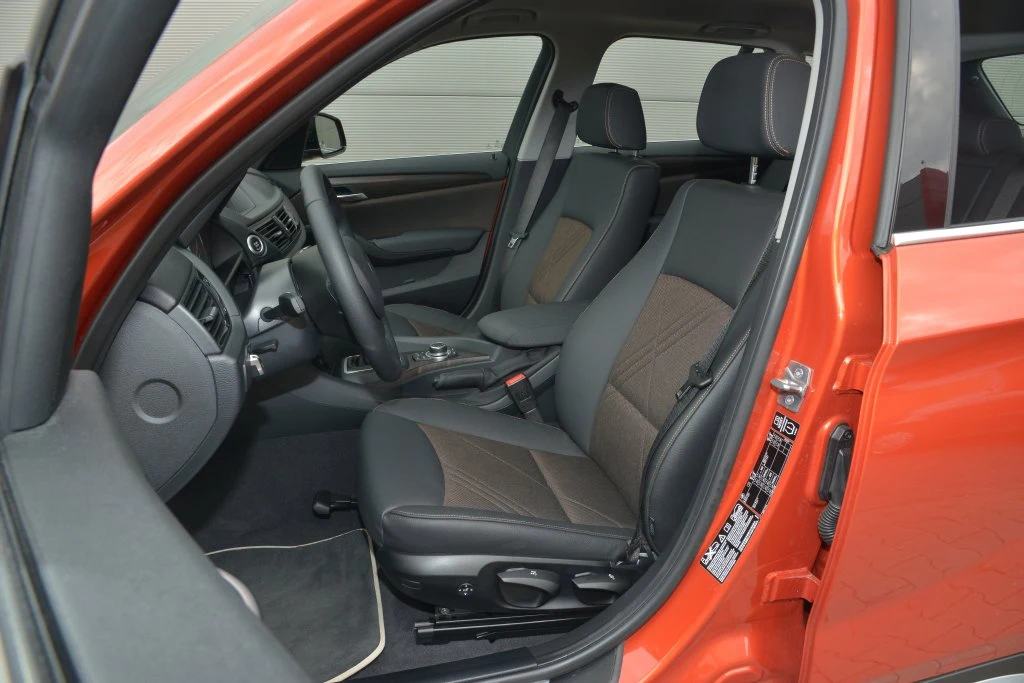 Jak na SUV-a, w fotelu BMW X1 siedzi się stosunkowo nisko.