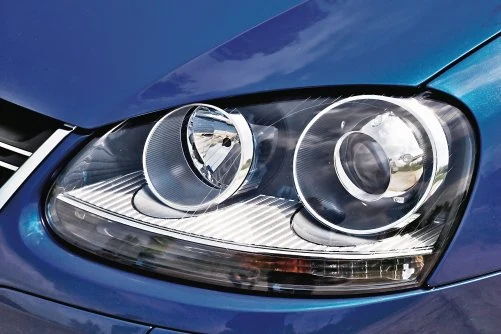 Nie wolno przerabiać samemu reflektorów na soczewkowe.