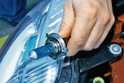 Wymiana żarówek na 100 W