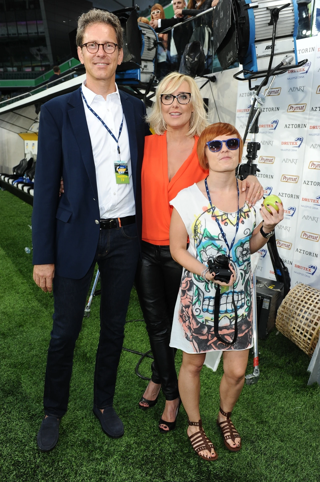 Agata Młynarska z mężem Przemysławem i przyrodnią córką Sylwią na meczu Agata Młynarska z mężem Przemysławem i przyrodnią córką Sylwią na meczu