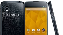 LG Nexus 4: Seria Nexus charakteryzuje się obecnością czystego systemu Android, który gwarantuje szybkość i płynność działania nieosiągalną dla większości urządzeń z oprogramowaniem zmodyfikowanym przez producentów. Poza tym Nexus 4 prezentuje się dobrze, jest świetnie wykonany i wciąż dobrze wyposażony. Jego specyfikacja obejmuje m.in. 4,7-calowy ekran o rozdzielczości HD, czterordzeniowy układ Snapdragon S4 Pro, 2 GB pamięci RAM i baterię 2100 mAh. Warto dodać, że smartfon działa w oparciu o Androida 4.4. Można go kupić za niecałe 1000 zł.
<a target="_blank" href=" http://mobtech.interia.pl/testy/telefony/news-test-lg-nexus-4-android-w-czystej-postaci,nId,947107 "> Przeczytaj test tego smartfona </a>
