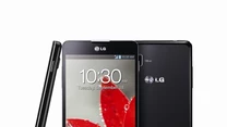 LG Swift G: LG Swift G nie był szczególnie popularny w Polsce, niemniej jednak może poszczycić się dobrym wykonaniem i solidną specyfikacją - 4,7-calowy ekran IPS o rozdzielczości 768 x 1280 pikseli, czterordzeniowy układ Snapdragon S4 Pro, 2 GB pamięci RAM, aparat 13 Mpix i bateria 2100 mAh. Urządzenie można kupić już za 988 zł.
<a target="_blank" href=" http://mobtech.interia.pl/testy/telefony/news-test-lg-swift-g-dobrze-wyposazony,nId,981160 "> Przeczytaj test tego smartfona </a>
