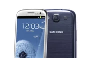 Samsung Galaxy S III: Serii Galaxy S nie trzeba nikomu przedstawiać. III została zaprezentowana w maju 2012 roku, jest wyposażona w 4,8-calowy ekran o rozdzielczości 720 x 1280 pikseli, 1 GB pamięci RAM i baterię 2100 mAh. Całością zarządza system Android w wersji 4.3. Smartfon kosztuje 899 zł.
<a target="_blank" href=" http://mobtech.interia.pl/testy/news-test-samsunga-galaxy-s-iii-najlepszy-android-2012-roku,nId,636369 "> Przeczytaj test tego smartfona </a>
