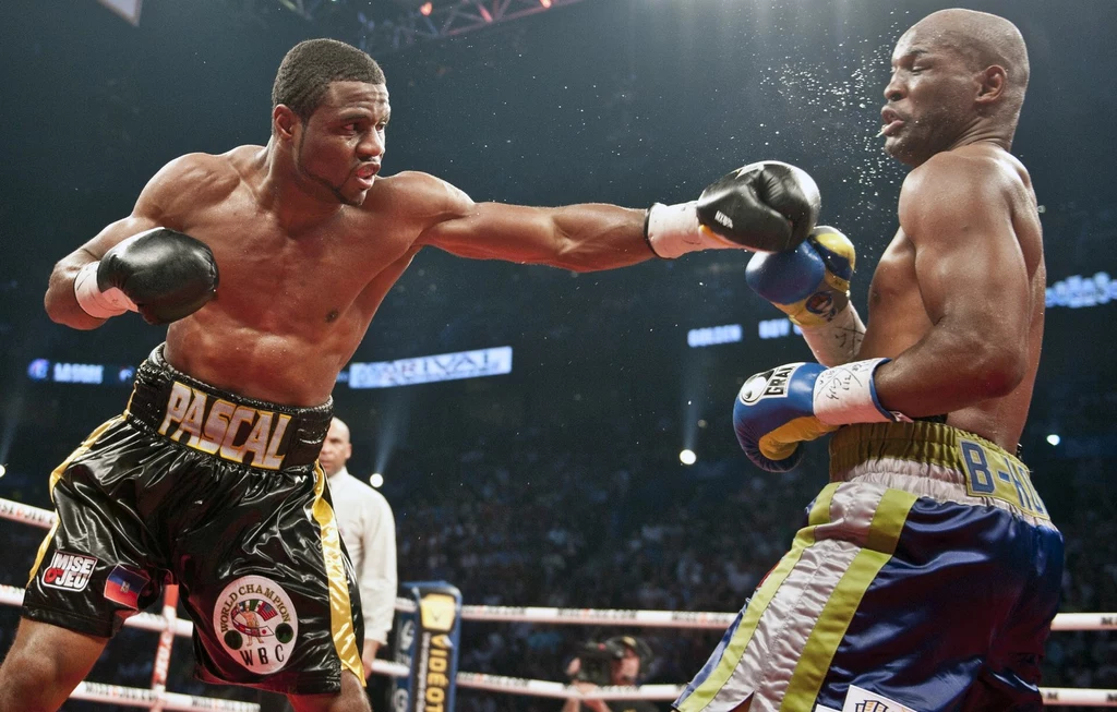 Jean Pascal (z lewej) kontra Bernard Hopkins