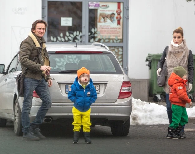 Joanna Brodzik i Paweł Wilczak z synami Joanna Brodzik i Paweł Wilczak z synami