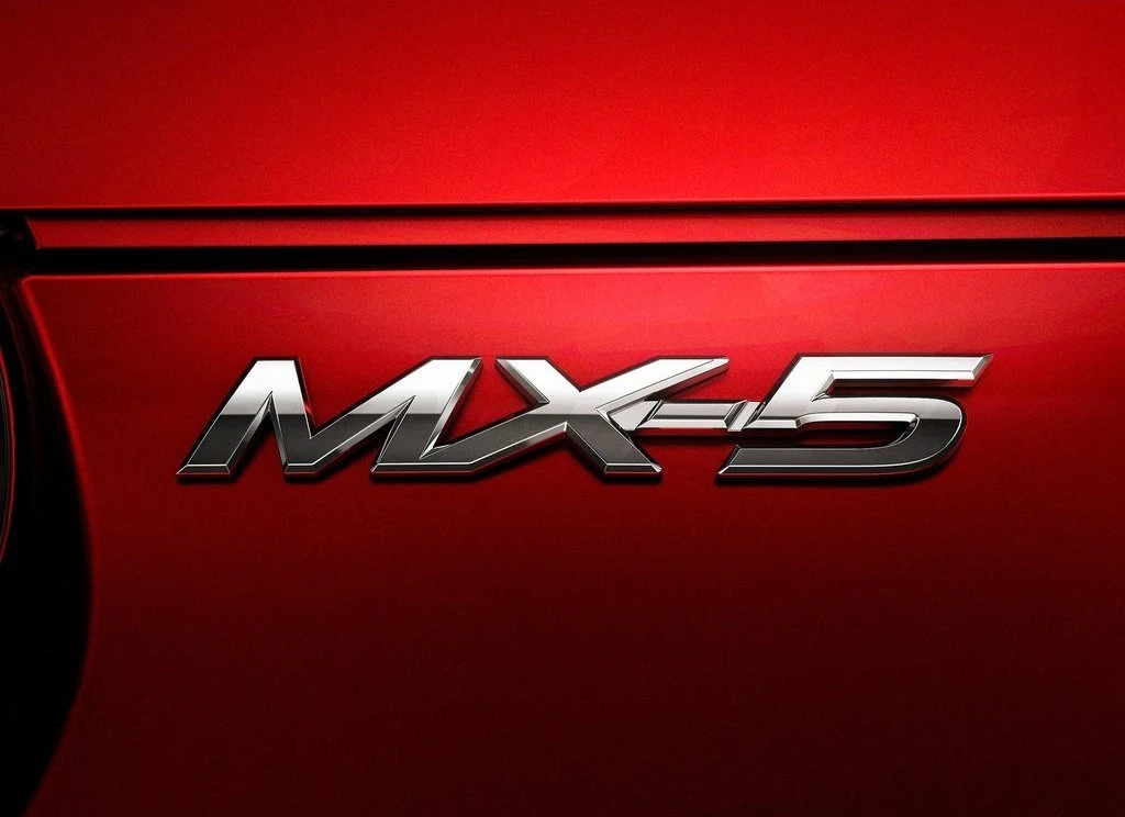 Mazda MX-5 (2016) Mazda MX-5 (2016)