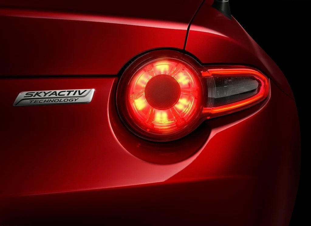 Mazda MX-5 (2016) Mazda MX-5 (2016)