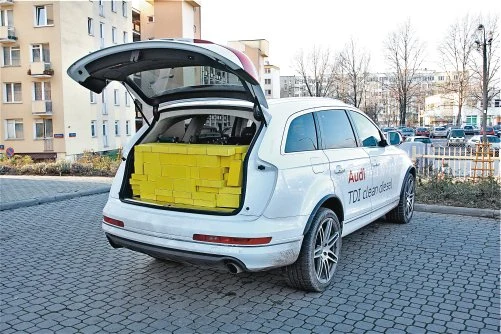 Przy 7. osobach powinno być 330 l, weszło 203 l.