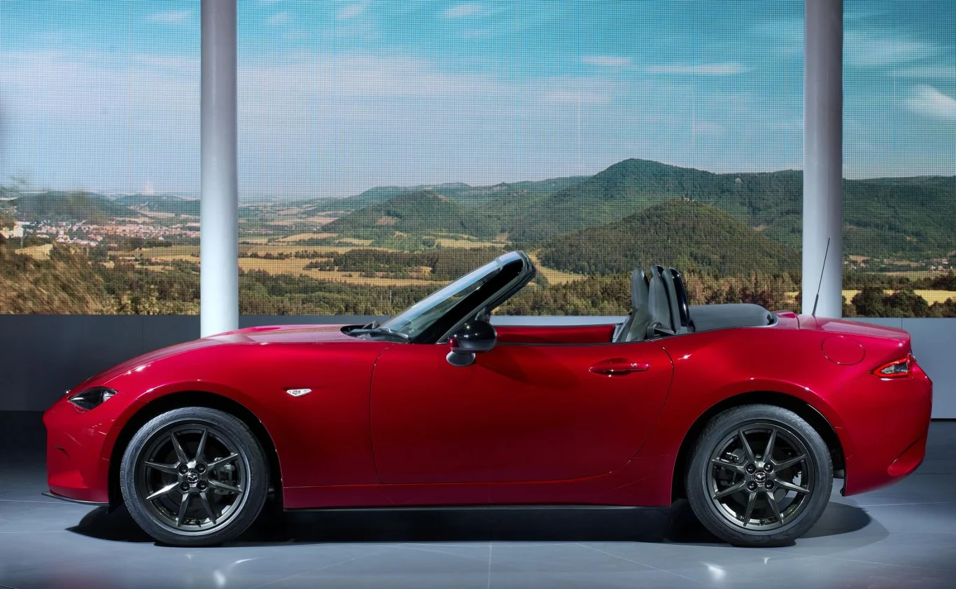 Mazda MX-5 (2016) Mazda MX-5 (2016)